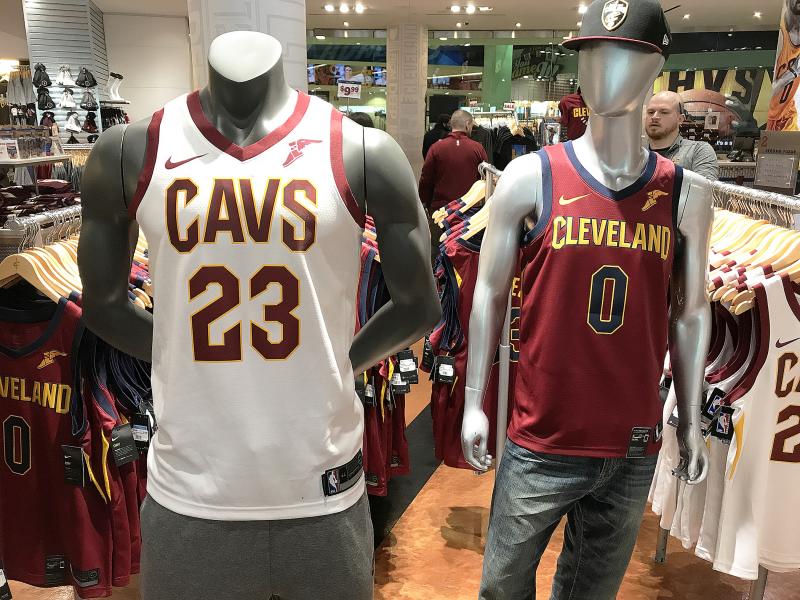 LeBron James tops Dick’s jersey sales rankings, and three Cavs are in top 13